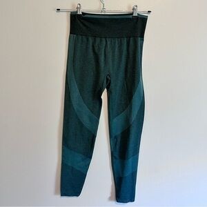 Victoria's Secret PINK Seamless Green Leggings Size Medium